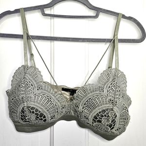 Iris Women's Wireless Lace Green Padded Bra Large